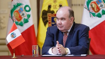 Rafael López Aliaga deja abierta
