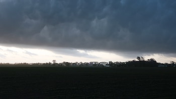 Tornado golpea Oklahoma y 65