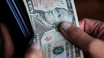 El dólar comenzó junio en