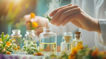Aceites naturales con flores y